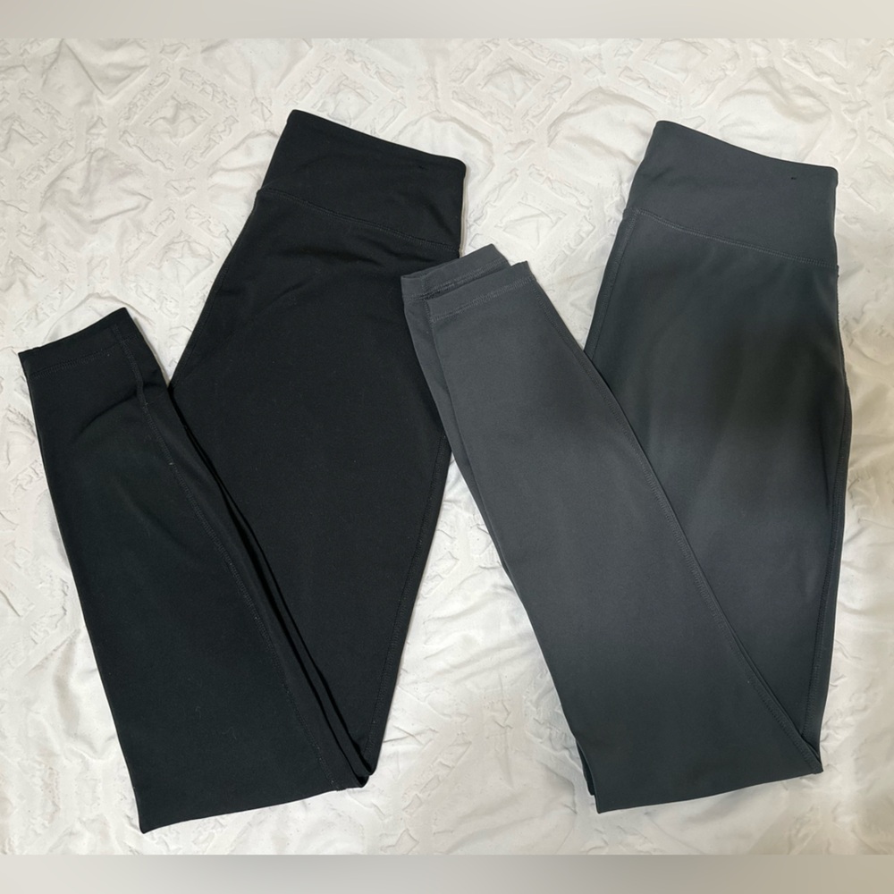 Banana Republic leggings 

Black and Grey

Size S 

High Rise Legging

2x1